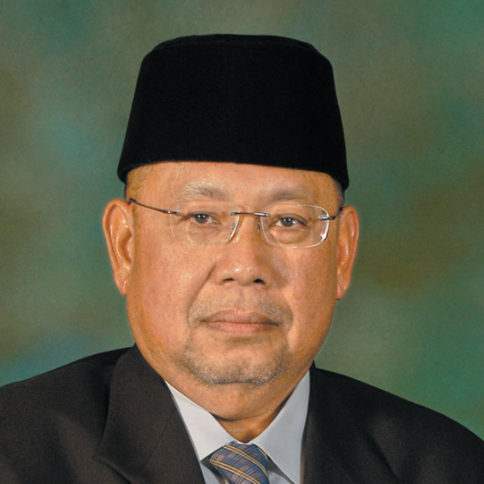 Pehin Orang Kaya Hamzah Pahlawan Dato Seri Setia Awang Haji Abdullah bin Begawan Mudim Dato Paduka Haji Bakar MINISTER OF COMMUNICATIONS - importantinfo-9